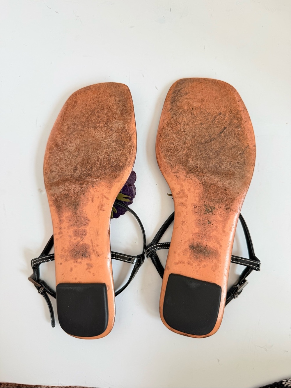 Prada Archive Floral Leather Sandals 38.5 Black Slingback Thong Appliqué Flats - Picture 9 of 12